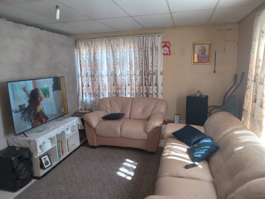 2 Bedroom Property for Sale in Caleb Motsoabi Free State